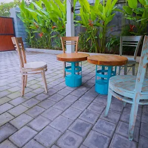 Kos Bulan Bali , Kuta Lombok Indonésia